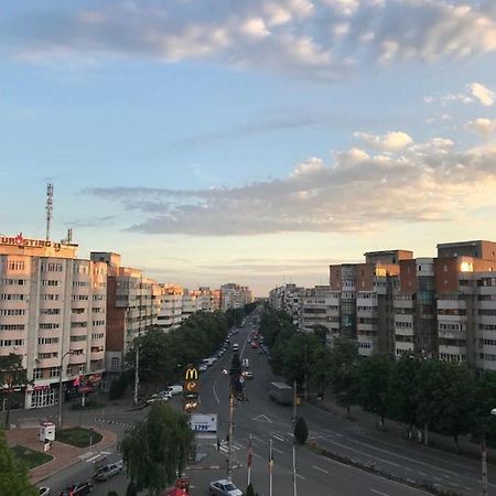 Hellen'S Ultracentral Apartament Бузау Екстериор снимка