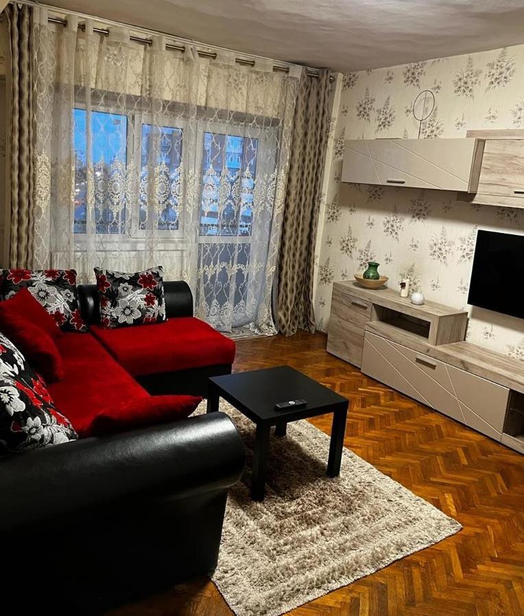 Hellen'S Ultracentral Apartament Бузау Екстериор снимка