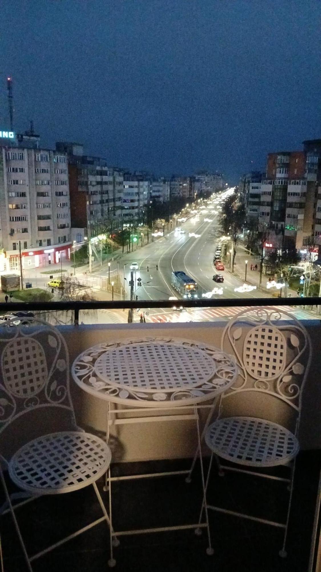 Hellen'S Ultracentral Apartament Бузау Екстериор снимка