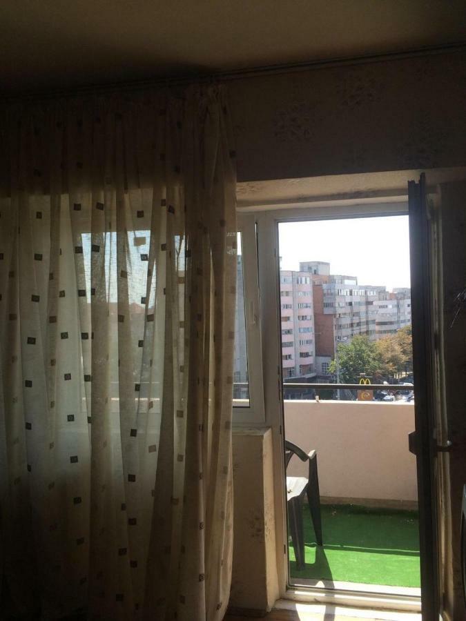 Hellen'S Ultracentral Apartament Бузау Екстериор снимка
