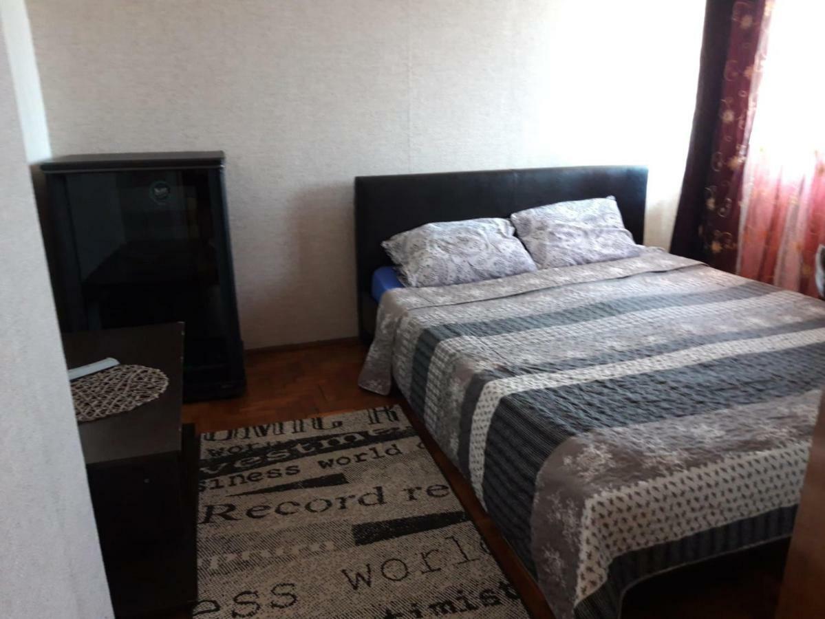 Hellen'S Ultracentral Apartament Бузау Екстериор снимка