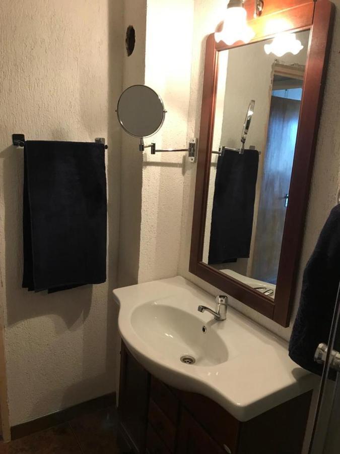 Hellen'S Ultracentral Apartament Бузау Екстериор снимка
