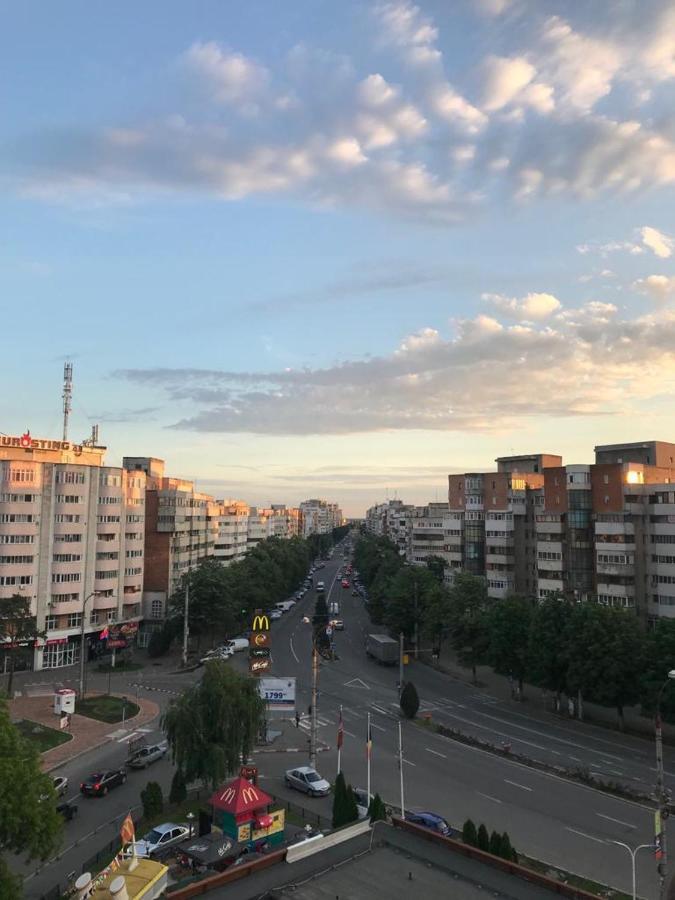 Hellen'S Ultracentral Apartament Бузау Екстериор снимка